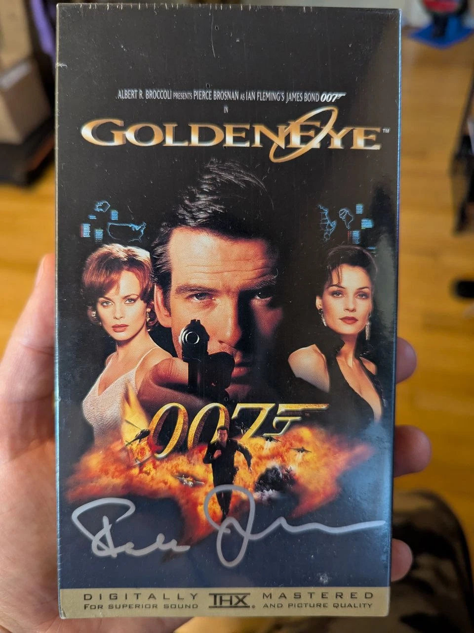 Goldeneye 007 Famke Jenssen SEALED VHS Tape Signed Autographed Mint James Bond